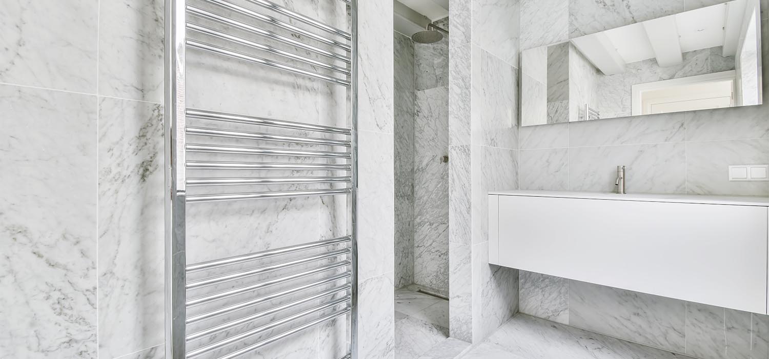 Stainless Steel vs Chrome Towel Rails: Which Is Best for Your Bathroom?