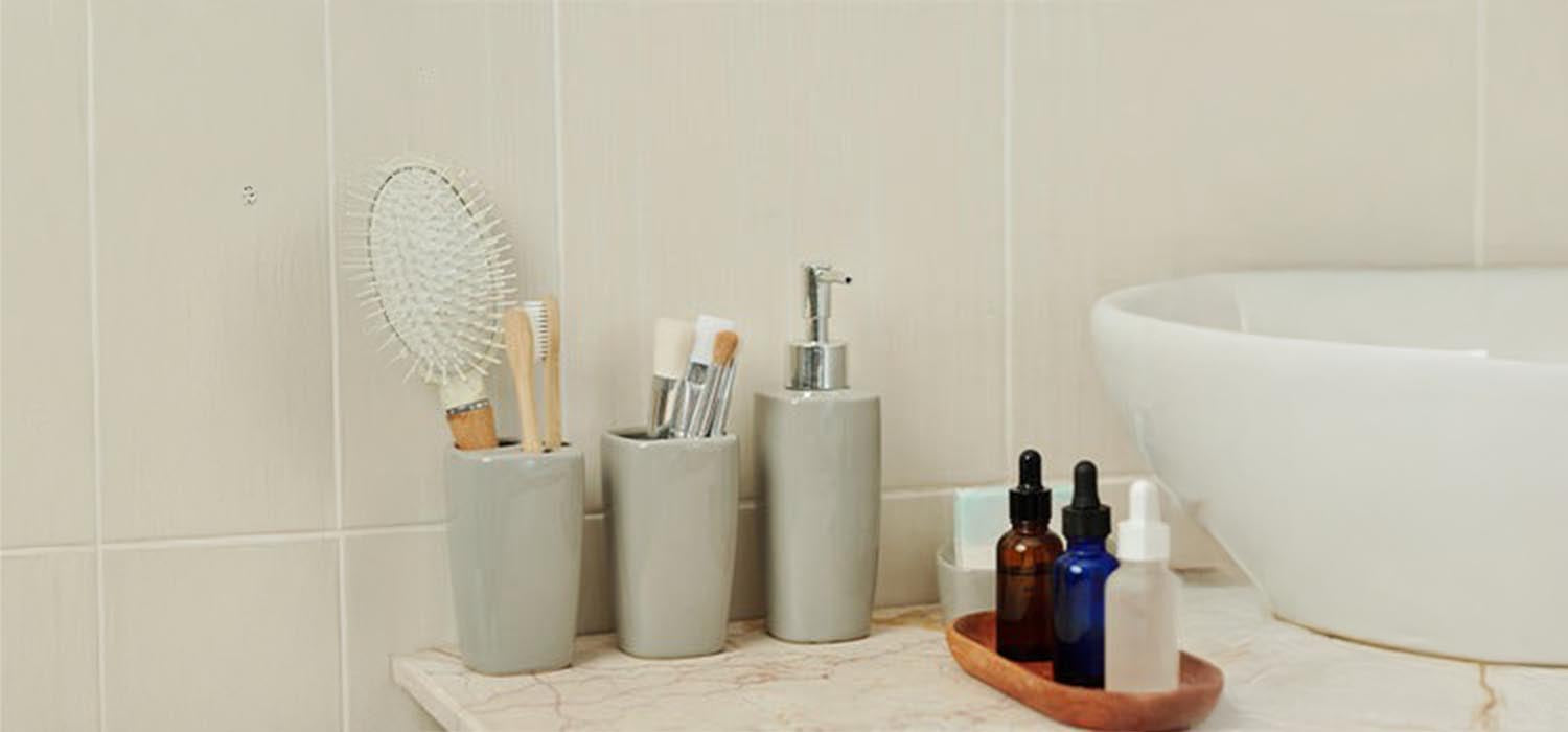 Elevating Your Bathroom's Elegance: How to Select and Style Accessories