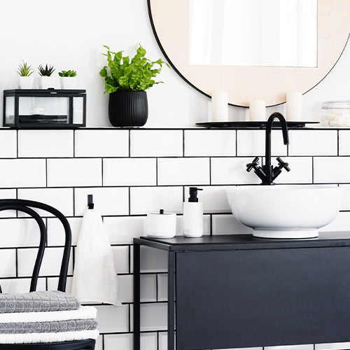 Maximizing Bathroom Functionality and Style with Essential Accessories