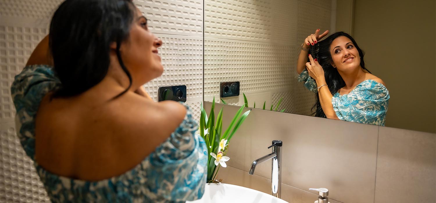 How To Keep Your Bathroom Mirror Steam-Free: 7 Easy Tips