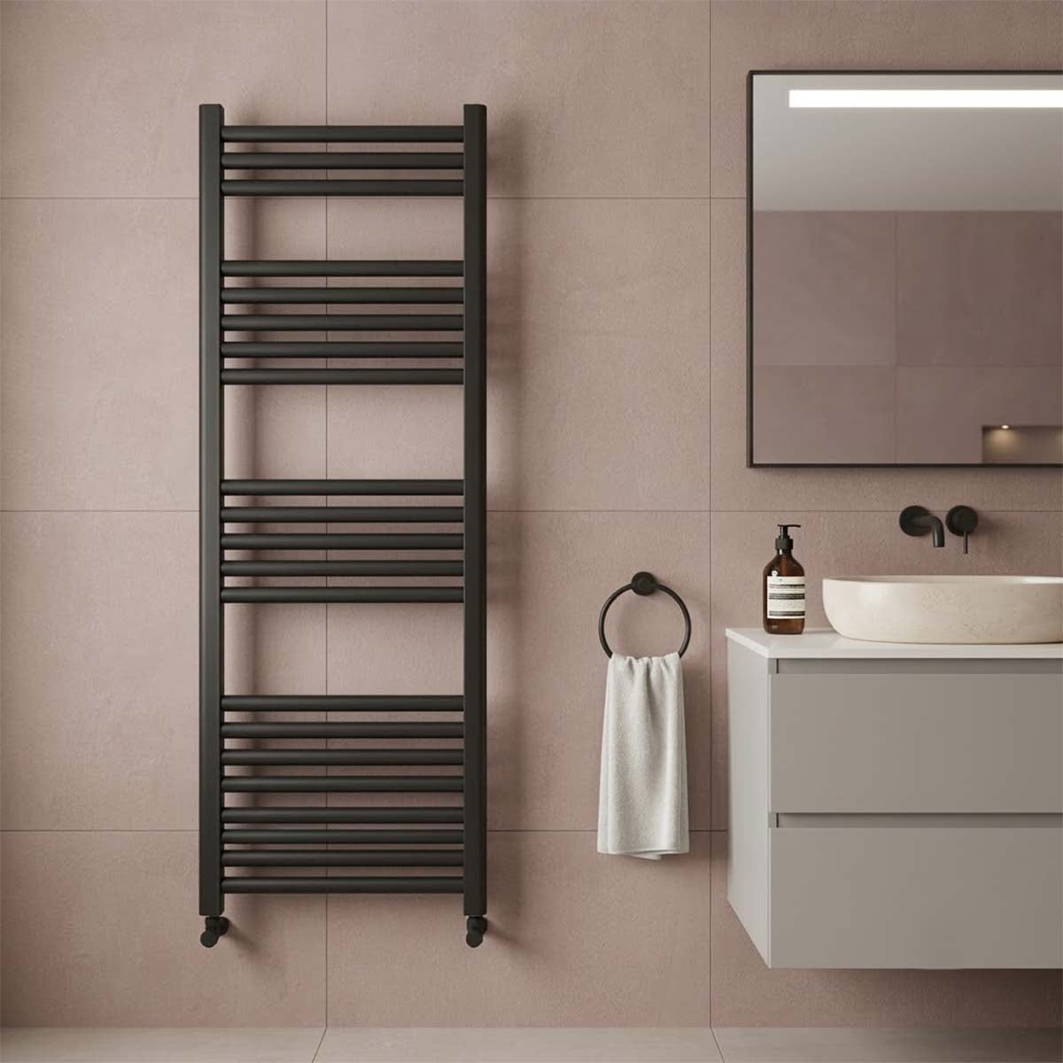 1200mm Matt Black Dual Fuel Towel Rail 