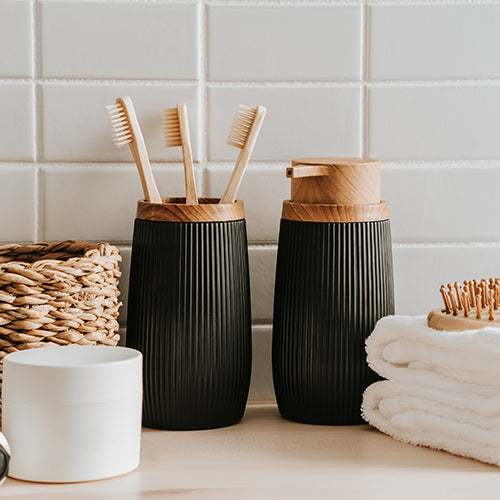 6 Ways to Makeover Your Bathroom with Accessories