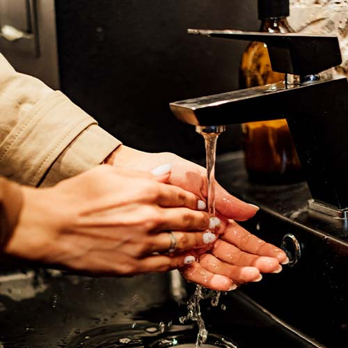 Are_Bathroom_taps_a_Standard_Size_Comprehensive_Guide