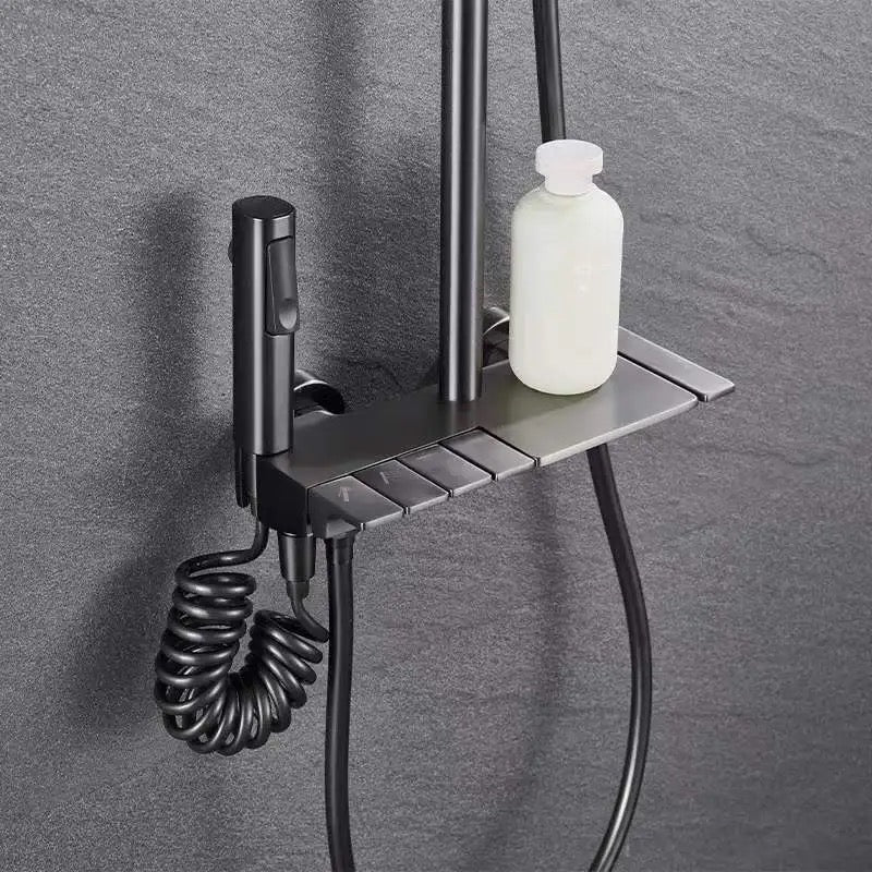 Shower kit with temperature display