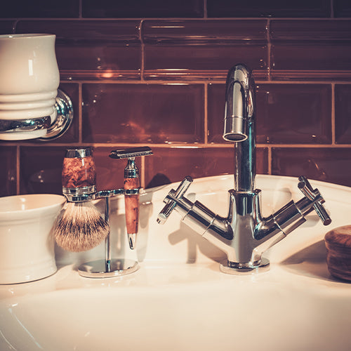 Vintage-bathroom-accessories