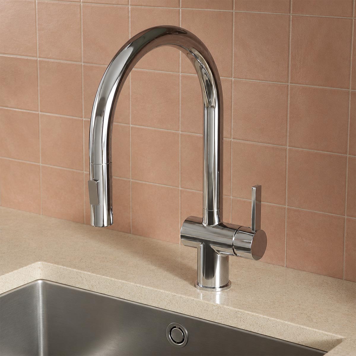 chrome kitchen tap with pull out spray