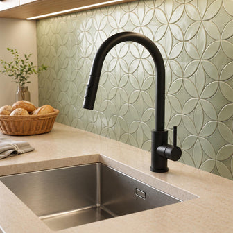 black pull out kitchen tap Main image
