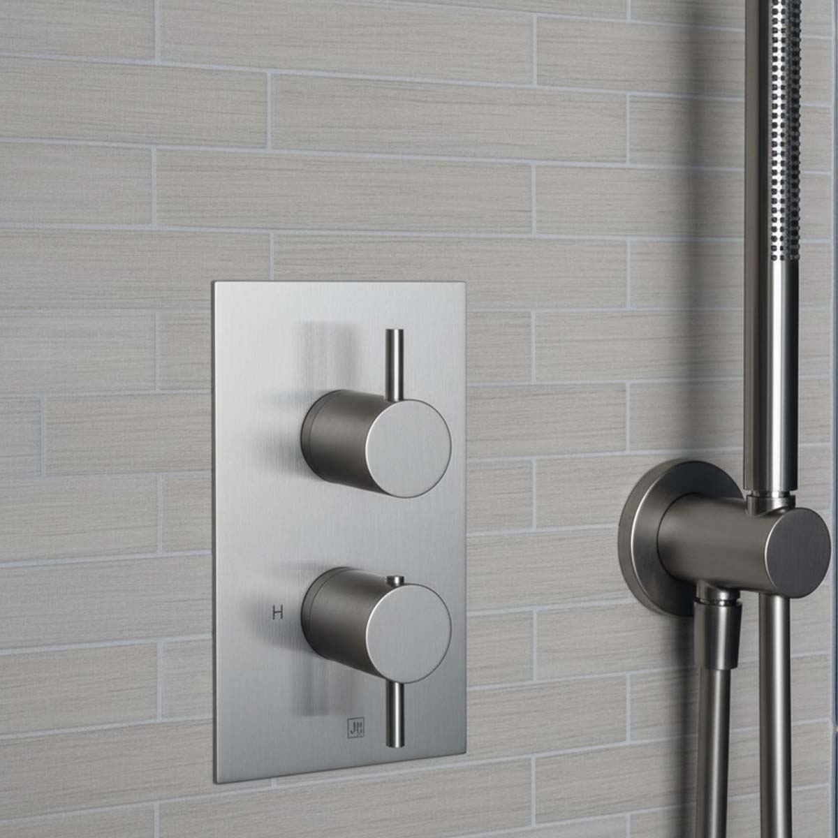 single way concealed shower valve - gunmetal 