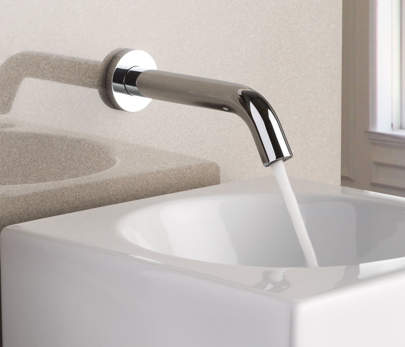 React Sensor wall spout mains/battery operated, MP 0.5